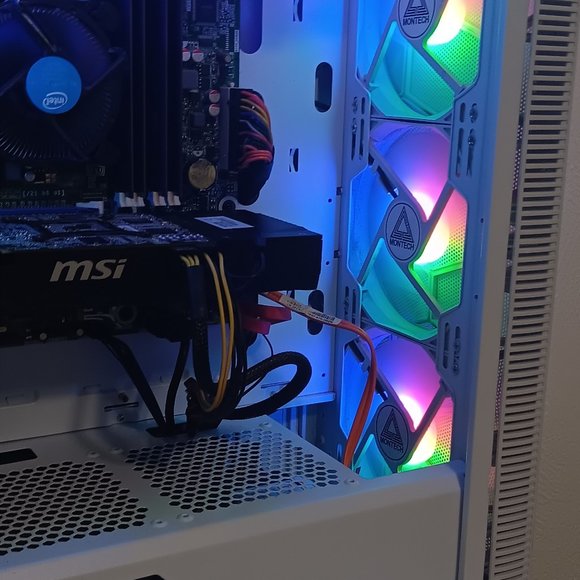 Selling gaming pc! - Picture 6 of 6